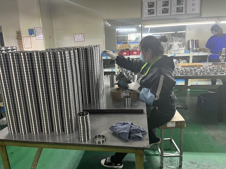 角接觸球軸承C和AC通用嗎？