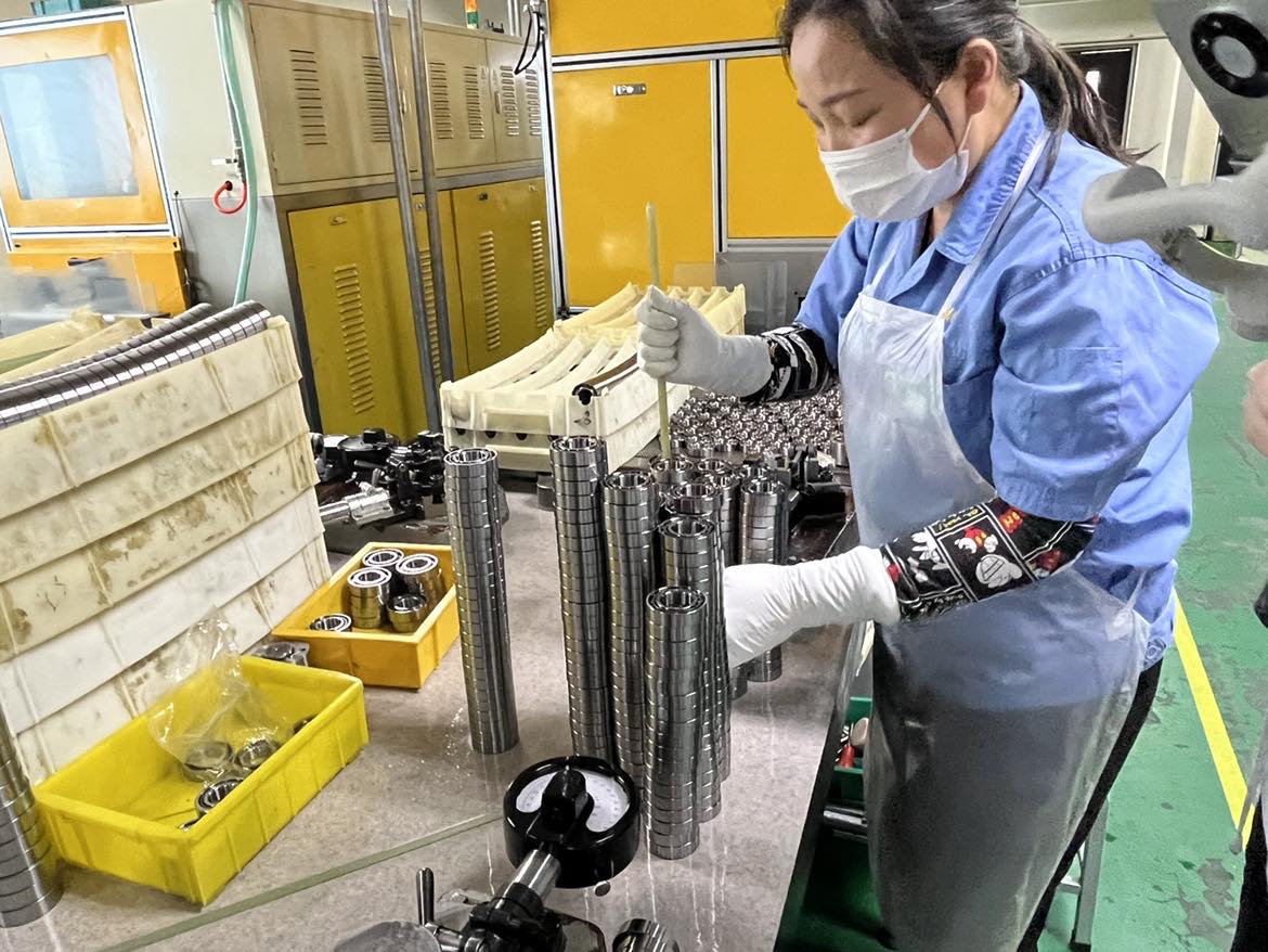 角接觸球軸承的游隙究竟有多重要？（37年廠家經(jīng)驗）